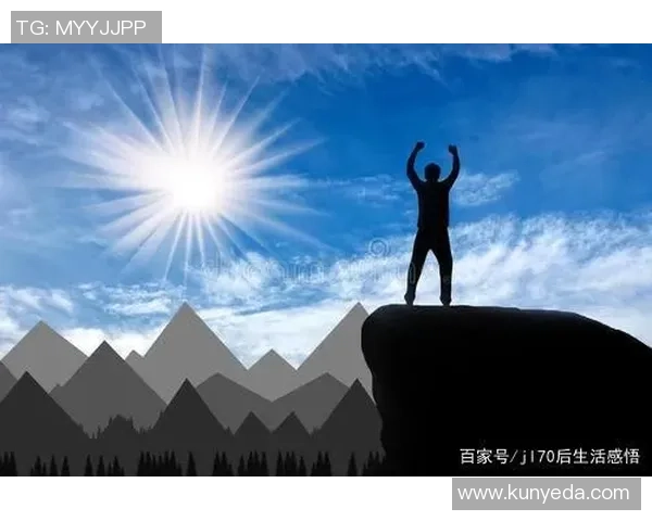 退役足球明星的艰难人生与困境探讨：辉煌背后的孤独与挑战